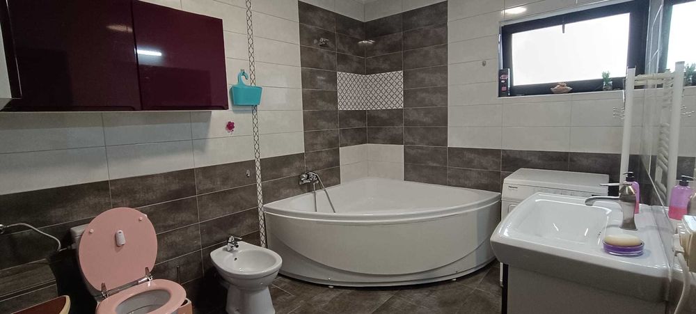 Vand casa insiruita unifamiliala