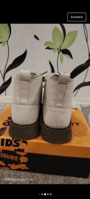 Ghete crem mărimea 35, interior aproximativ 22cm