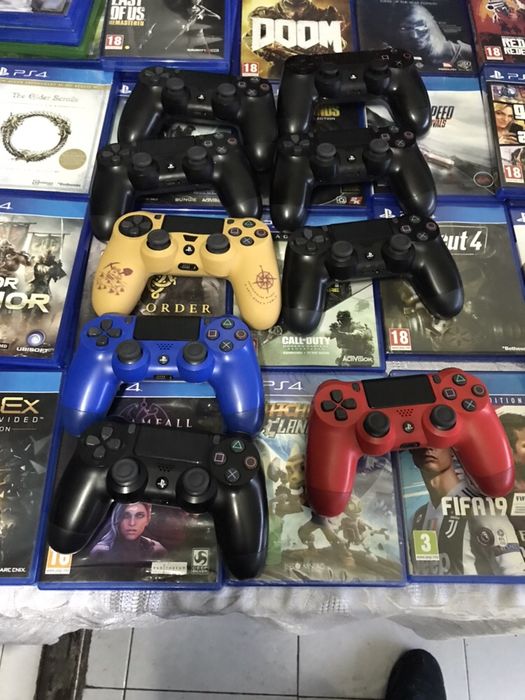 Ps 4 slim impecabil 2 manete 3 jocuri cadou PlayStation 4