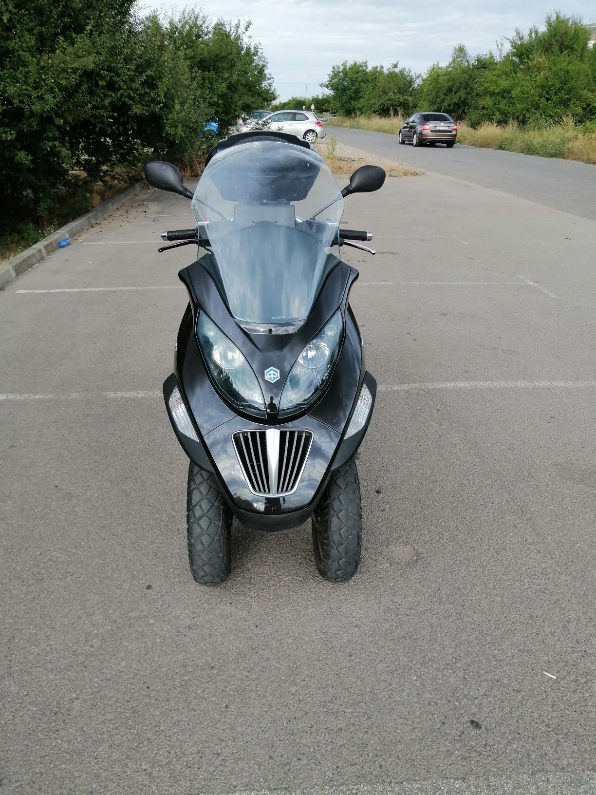 Продавам Piaggio mp3 400cc