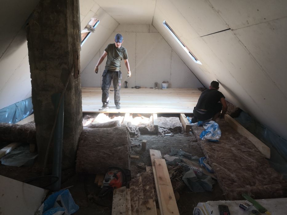 Reparatii acoperisuri tigla metalica tigla ceramica mansarde jgheaburi