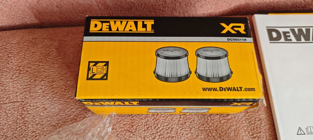 Аккумуляторный пылесос DEWALT DCV501LN