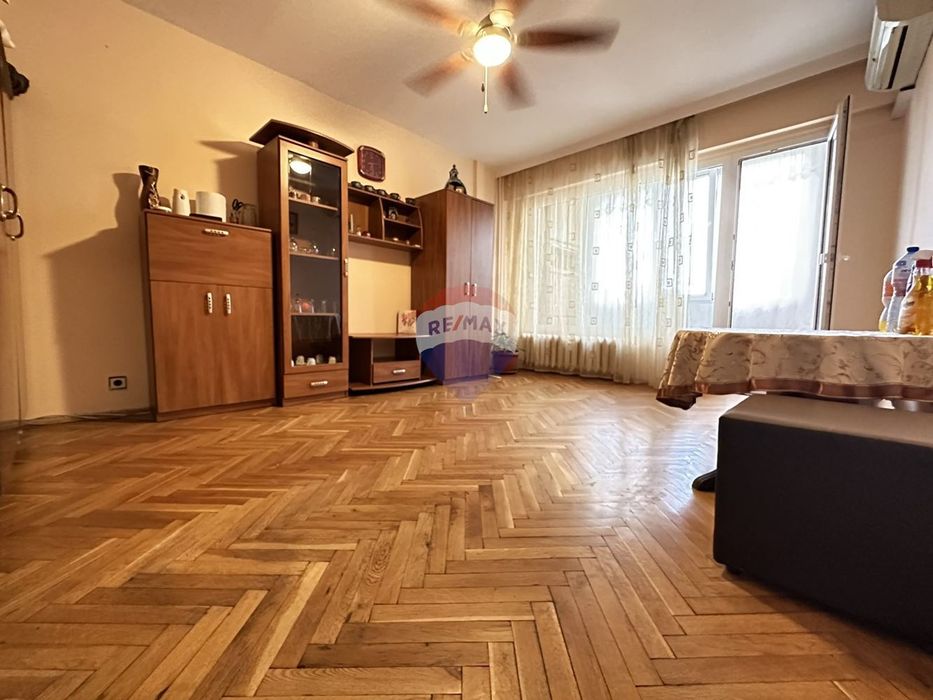 гр. Варна  двустаен апартамент кв. Младост В.В.