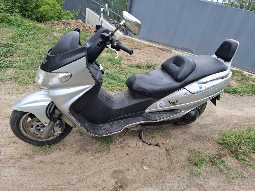 Продавам мотор сузуки бъргман AN250