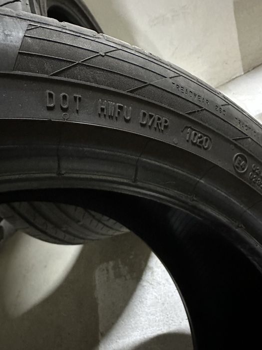 2 cauciucuri Continental 235 45 18