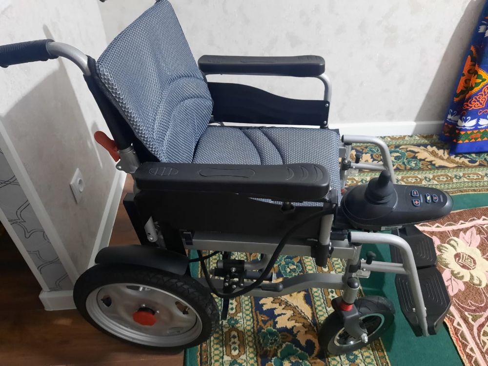 Продам новую электрическую инвалидную коляску