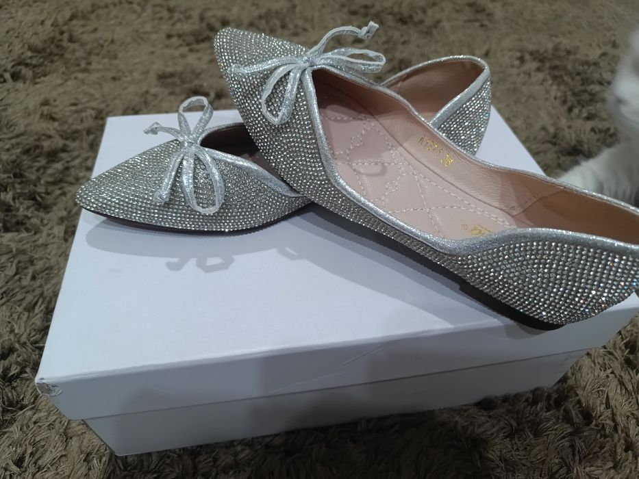 Продам новые туфли