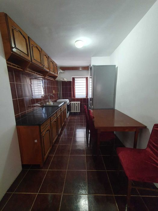 Persoana fizică vând apartament cu 4 camere str Ion Meșter nr.4