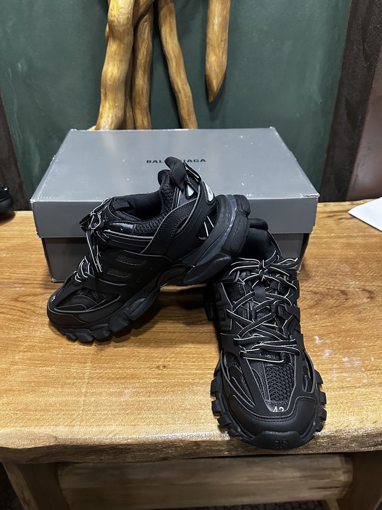 Balenciaga Track