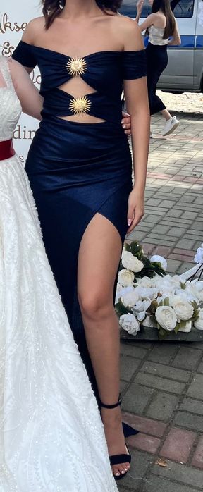 Дълга официална рокля тъмно синя