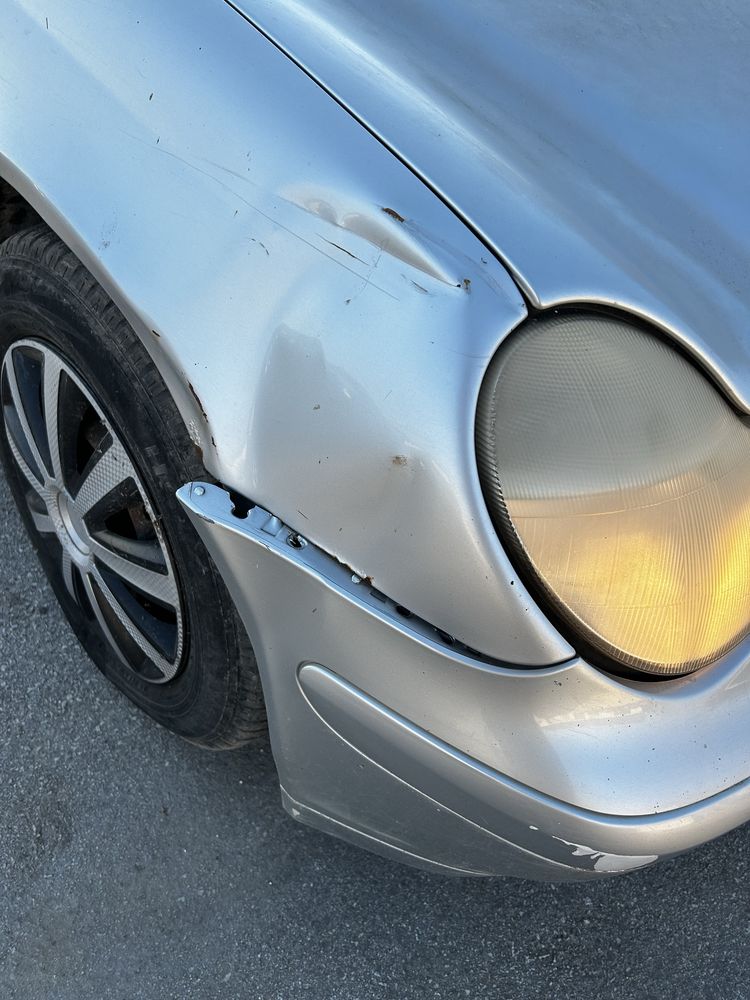 Mercedes Benz - C180