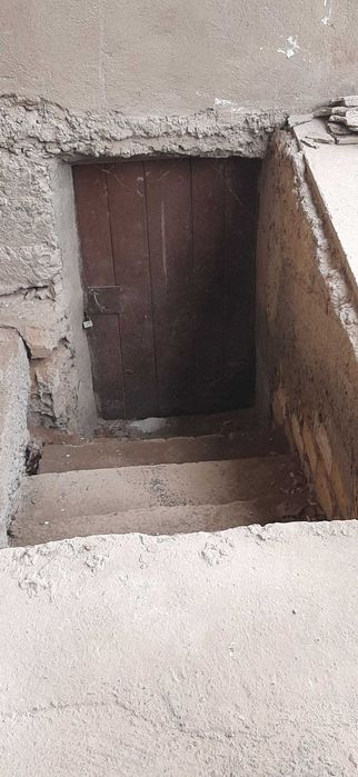 Hovli sotiladi 5 sotix