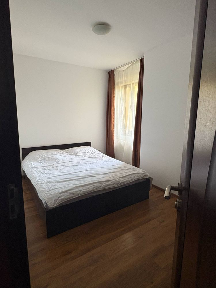 Persoana fizica vand apartament cu o camera