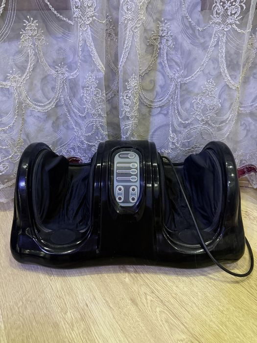 Продаю массажер для ног новый.