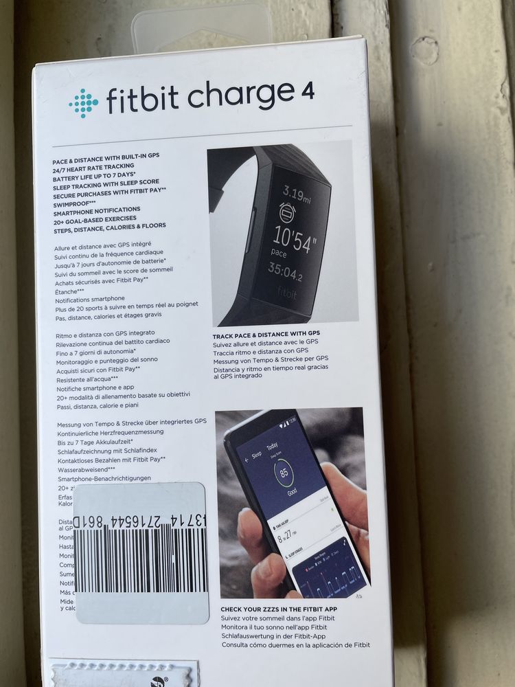 Смарт часовник Fitbit Charge 4