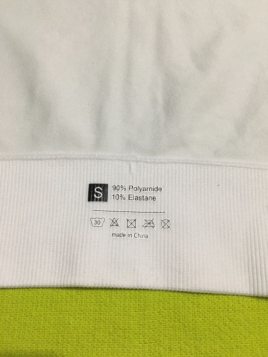 Top scurt alb superb