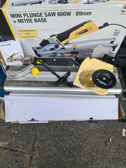 Mini fierastrau circular Power Plus