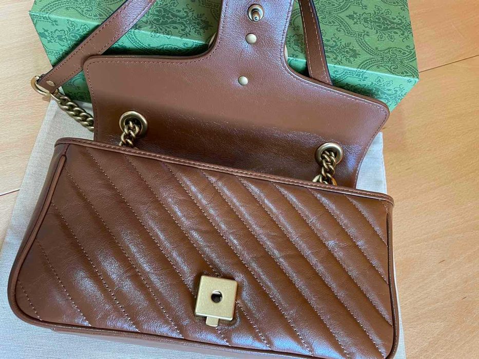 Geanta Gucci din piele naturala maro Gucci Marmont, maner si lant