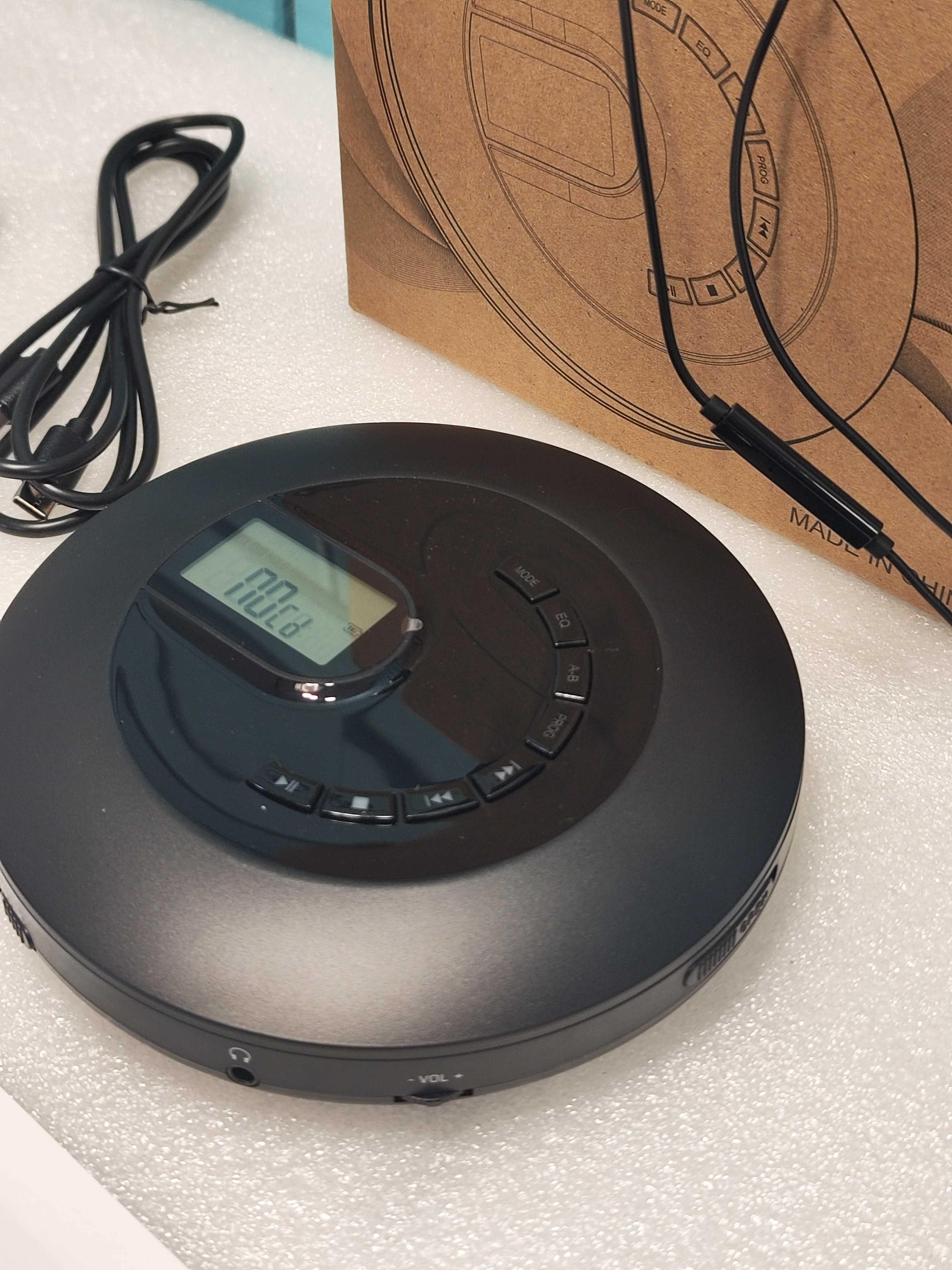 Преносим CD плейър с LCD, антишок и слушалки за кола и път