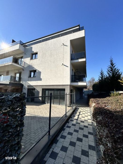 Spatiu comercial semifinisat 62 mp utili plus 20mp terasa Borhanci