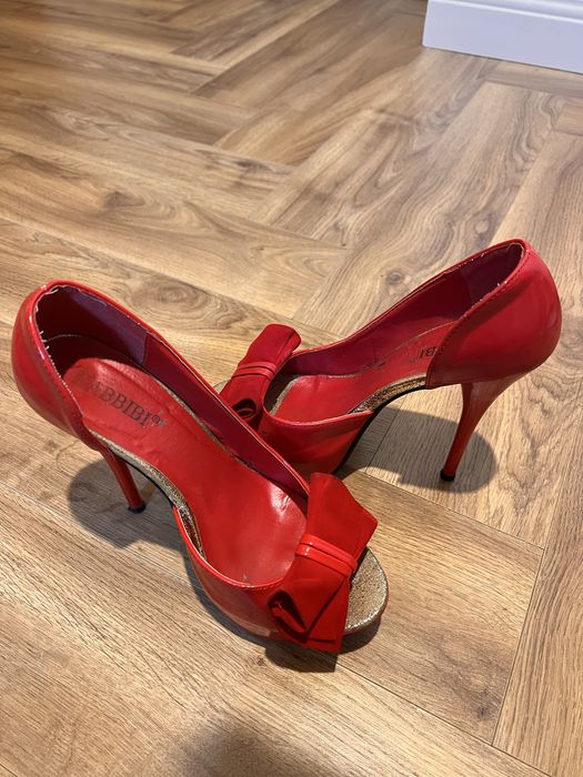 Vand pantofi platforme/ stiletto