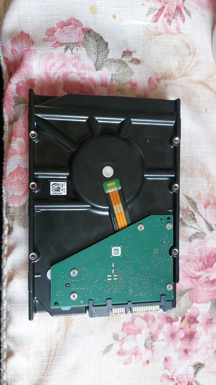 HDD жеский диск Seagate 8tb новый