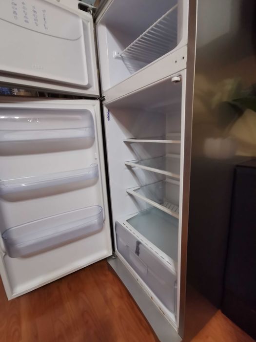 Хладилник с горна камера INDESIT TAN 2S