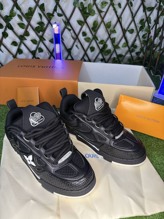 Lv  Skate negru
