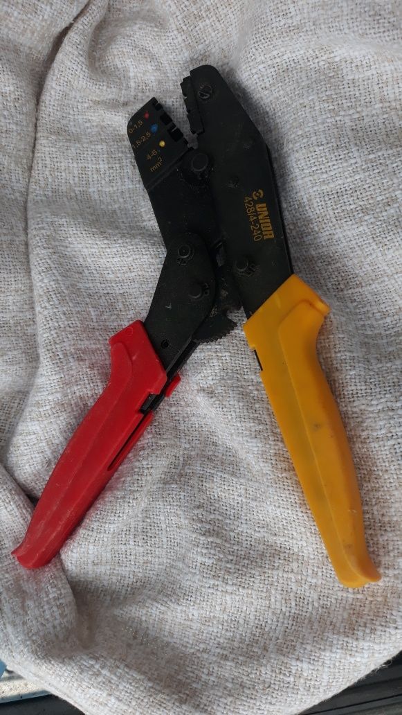 Clește sertizat papuci  electrici Knipex