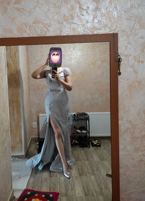 Платье со шлейфом небольшим