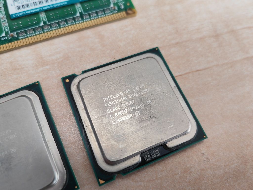 Kit HDD, procesoare și RAM