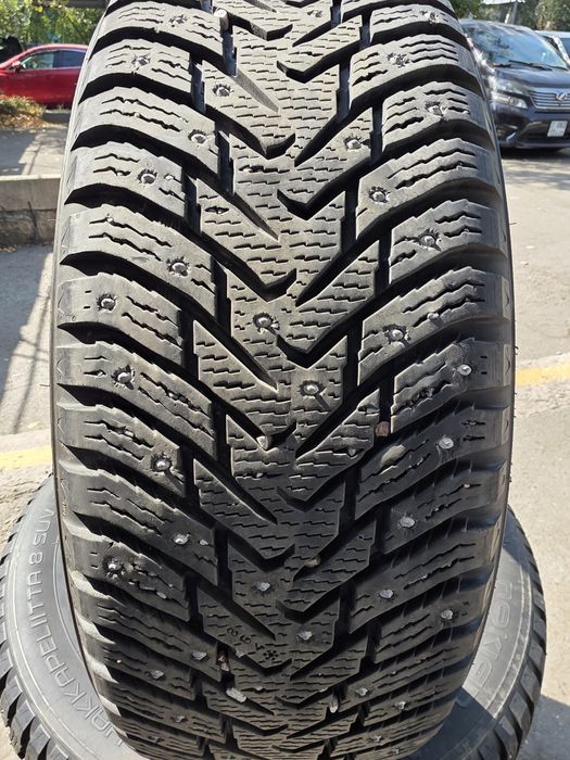 Зимние шины Nokian 235/60/18