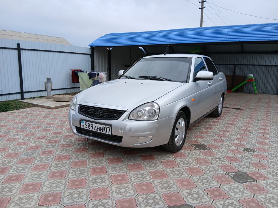 Срочно Приора сатылады.