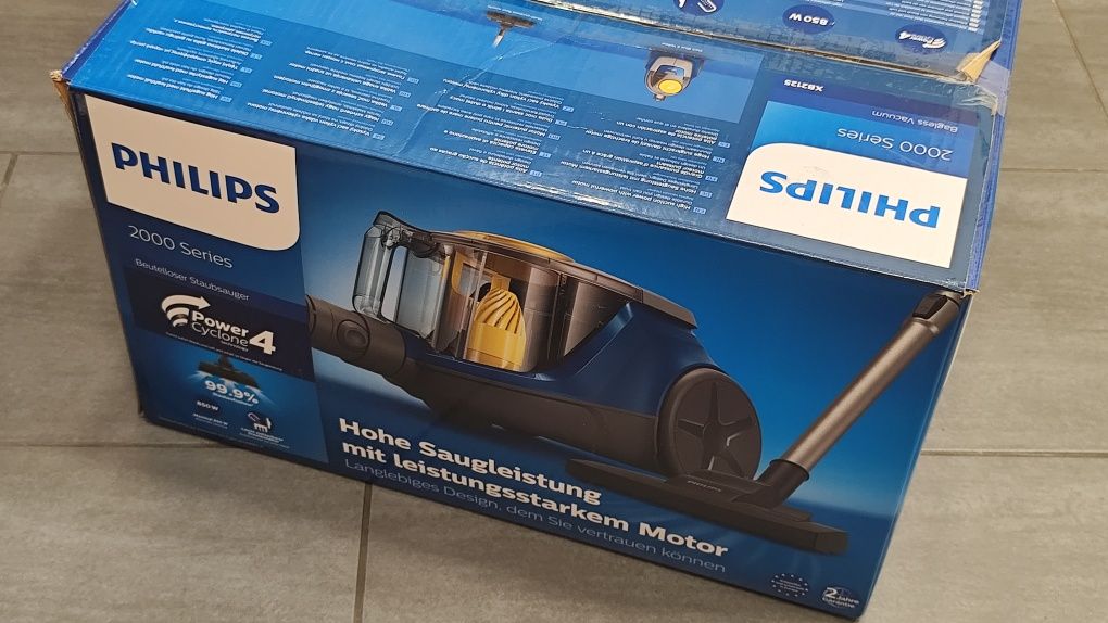 PHILIPS PowerPro Compact / Прахосмукачка / 900W