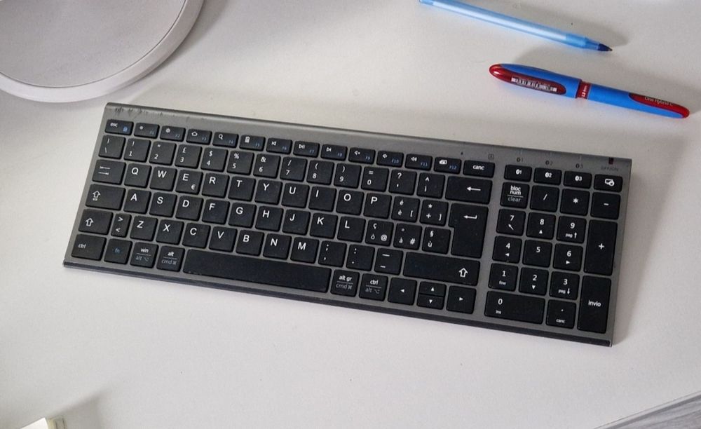 Tastatura Bluetooth perfect funcționala