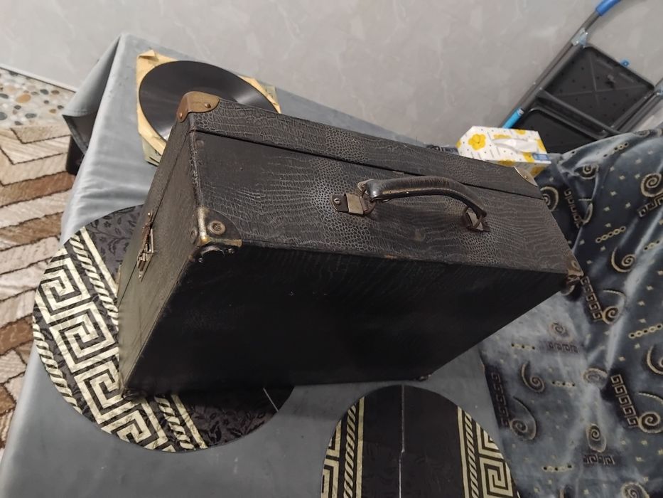 Superb patefon, gramofon PRISMAPHONE GOLDRING, fabricat în anul 1923.