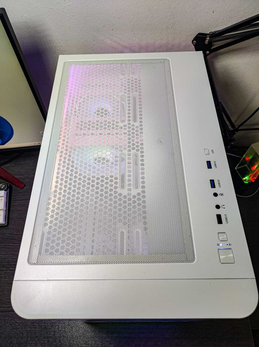 Нов! Ryzen 7 5700X, RX 9060 XT 16GB, 32GB RAM, 1TB SSD NVMe