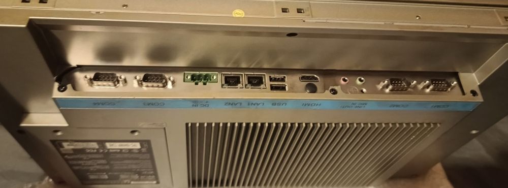 Advantech TPC-1840WP-T3AE
1.996 €