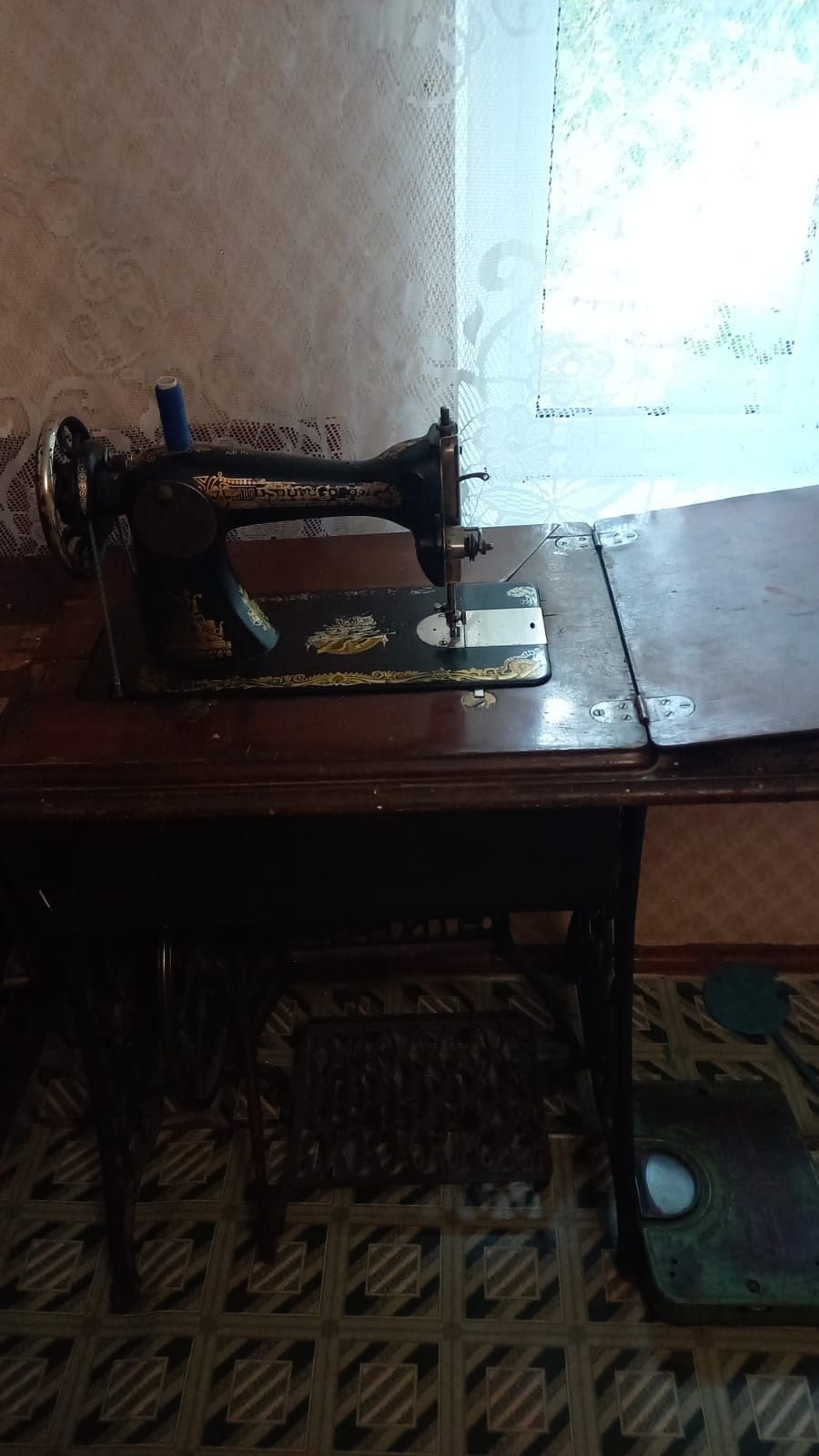 Продам швейную машину