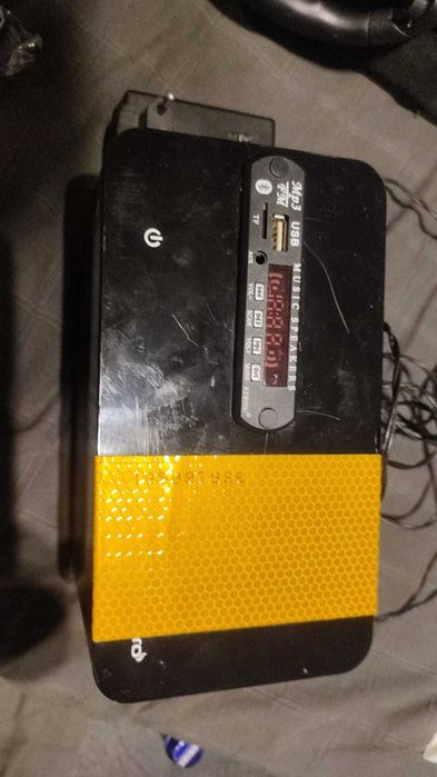 Muzica la boxa Bluetooth,mp3,micro sd ,stick