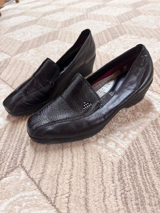 Vand sandale tip pantofi