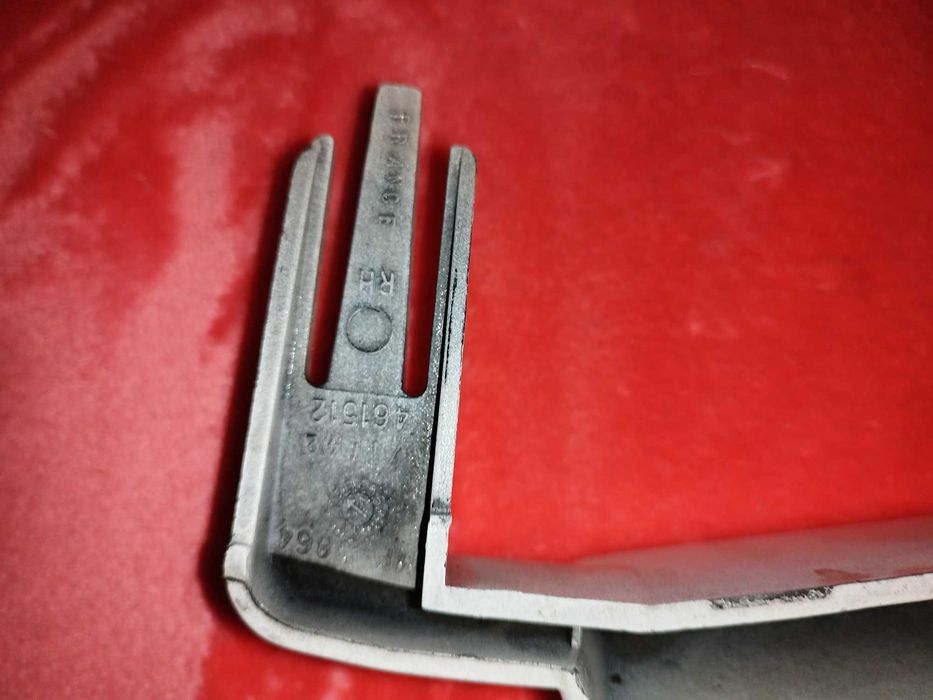 Лайсна десен фар Волво 460