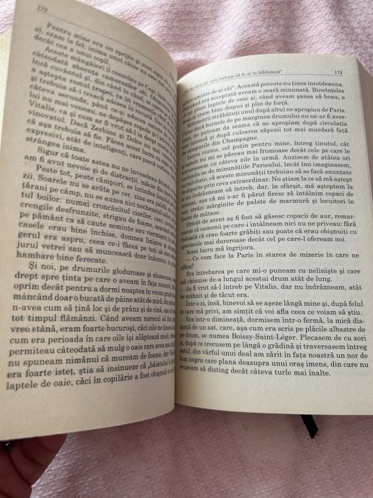 Cartea Singur pe lume! Diverse Carti de la Adevarul!