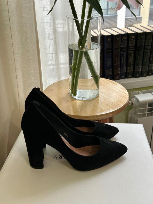Дамски обувки на ток – номер 38, велур