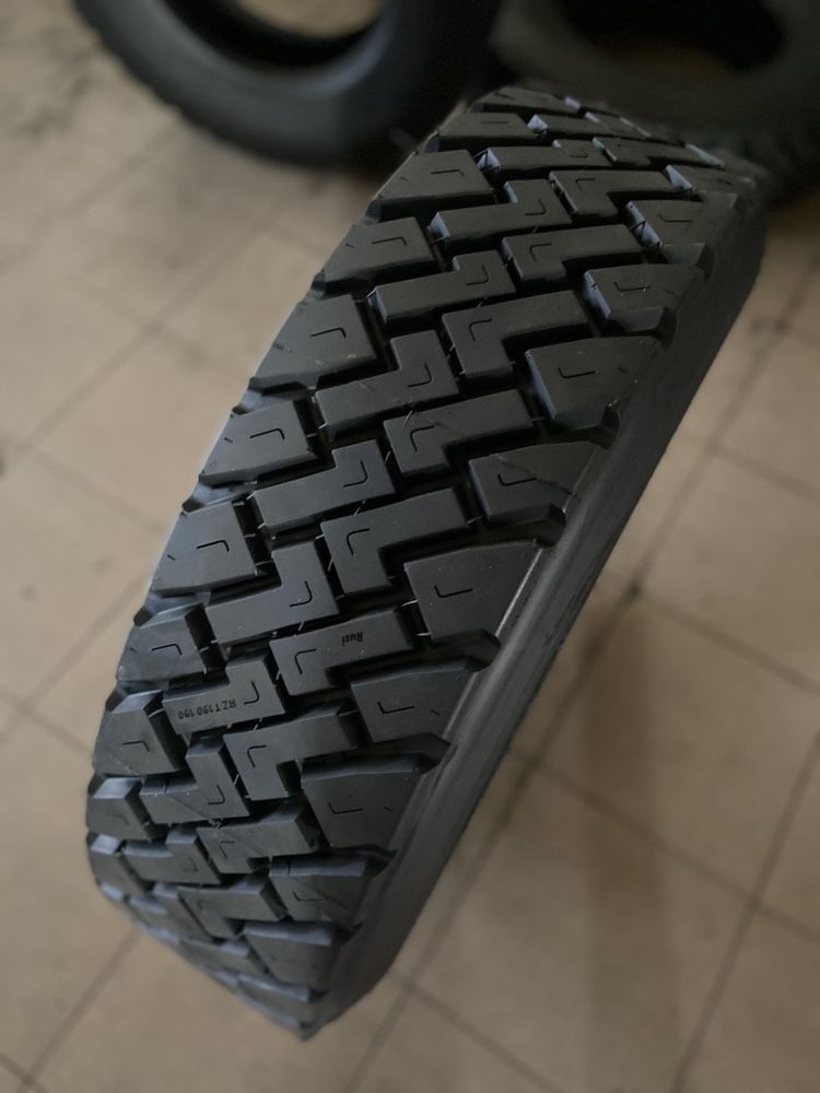 Anvelope M+S 235/75 R17,5  Radburg