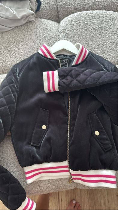 Яке на Guess
