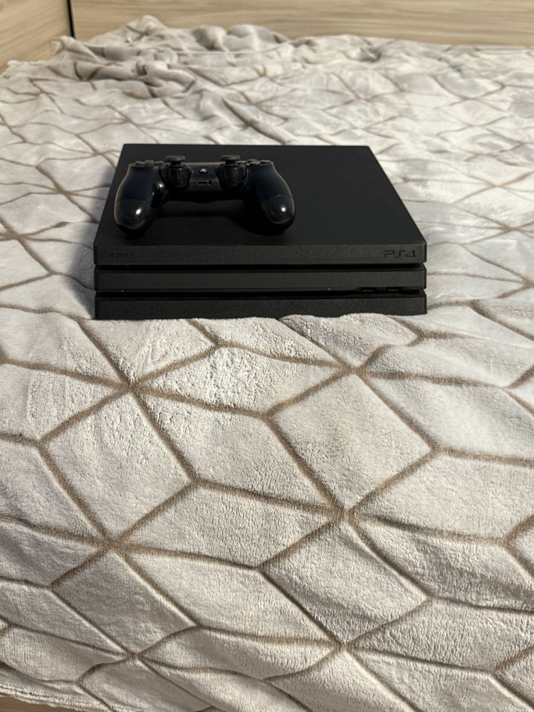 Ps4 pro отлично състояние