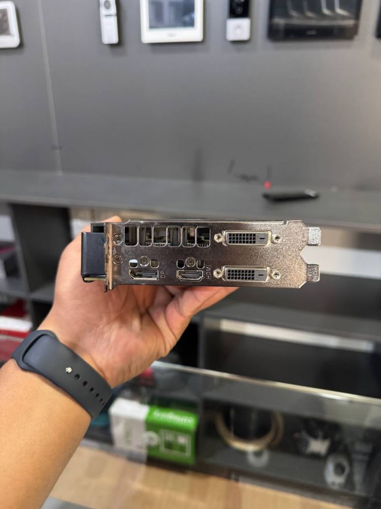 Asus Rog strix RX570 4 Gb  256 bit