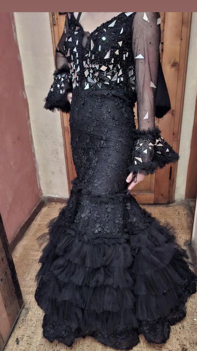 за цена на роклите пишете на лично или се обадете