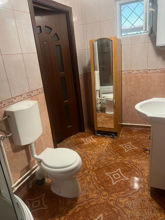 Casắ modernă complet mobilatà cu teren generos 1100 mp.